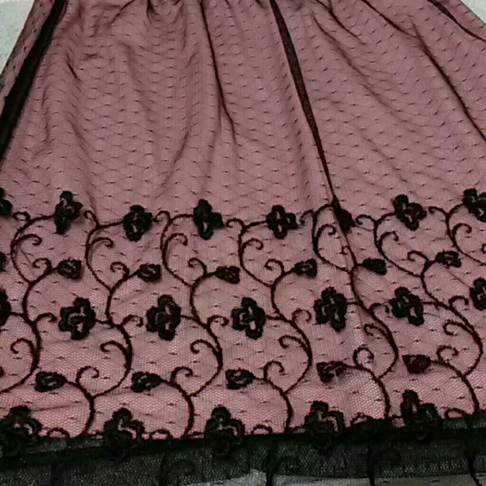 Skirt/Slip - Picture 3 of 3